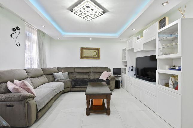 3 bed property, in Abbey Road, £775,000