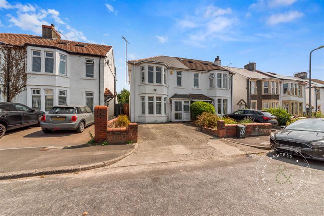 3 bed property, in Aubrey Avenue, £485,000