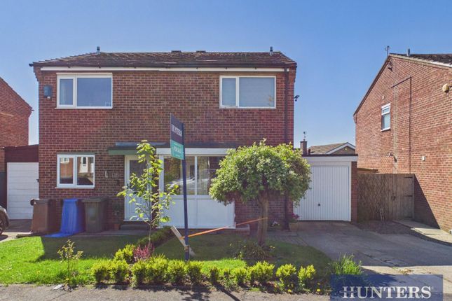 2 bed property, in Rosewood Close, £175,000