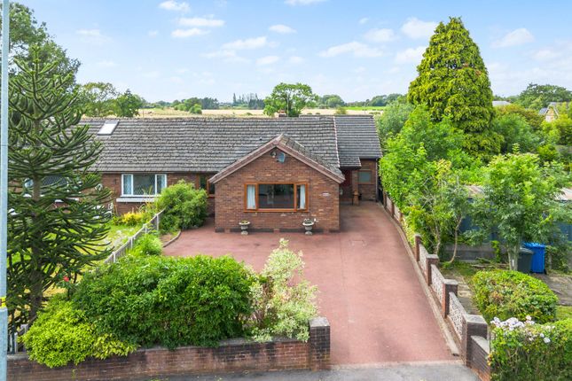 4 bed property, in Leigh End, £425,000