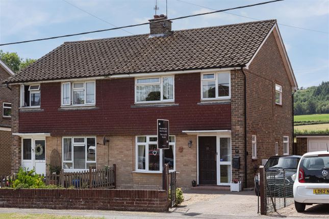 3 bed property, in Warwick Close, £500,000