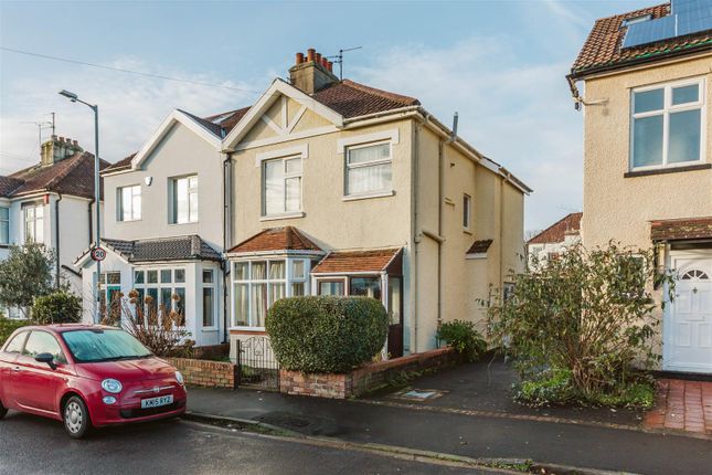 3 bed property, in Russell Grove, £650,000