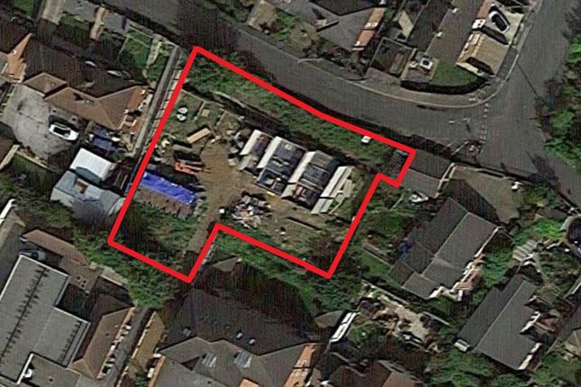20 bed property, in School Lane, £90,000