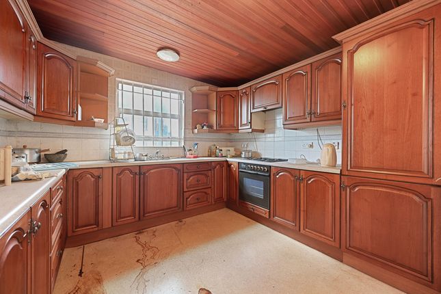 4 bed property, in Manor Park Road, £1,000,000