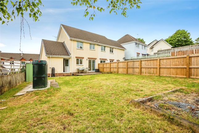 4 bed property, in Bryn Deri Close, £200,000
