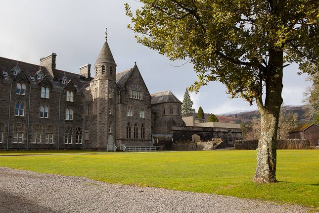 2 bed property, in 3 The Brothers Wing The Highland Club, £240,000