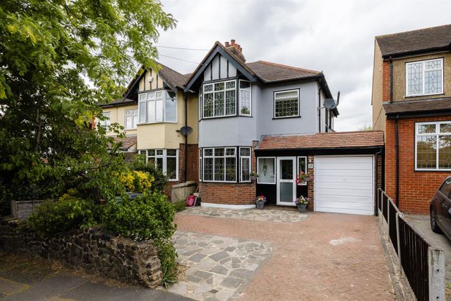 3 bed property, in Ainslie Wood Road, £730,000
