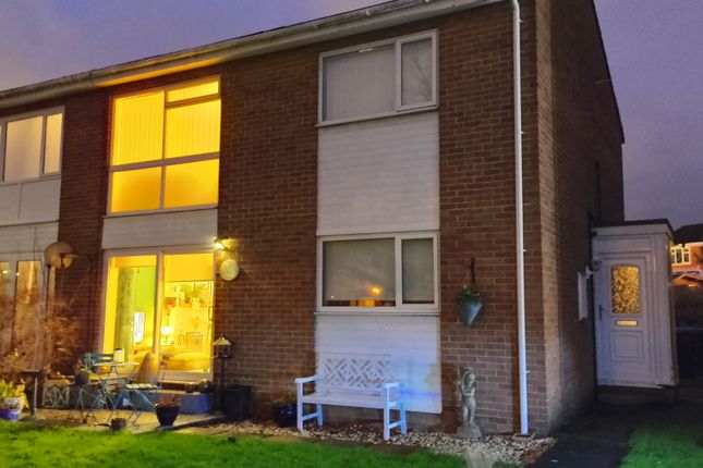 2 bed property, in Norton Close, £57,000