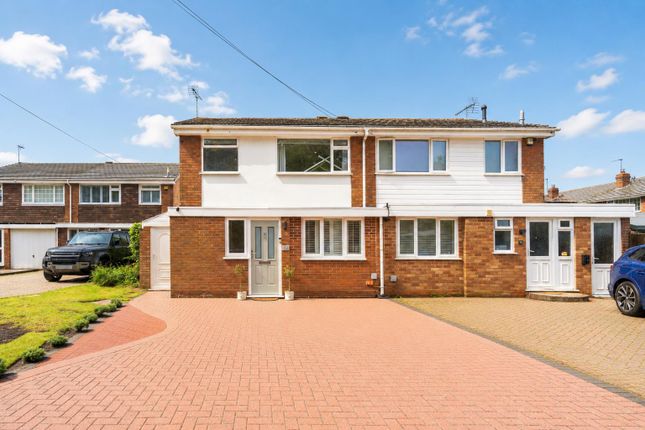 3 bed property, in Hazel Grove, £475,000