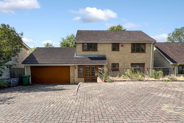 4 bed property, in The Downlands, £600,000