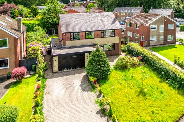 4 bed property, in The Woodlands, £595,000