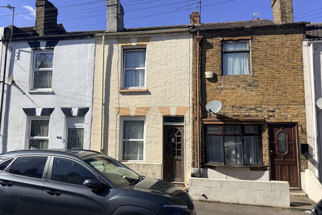 2 bed property, in Britton Street, £210,000