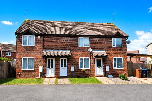 2 bed property, in Hedgely Court, £225,000