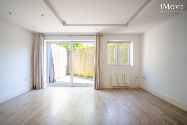 1 bed property, in Anerley Road, £275,000