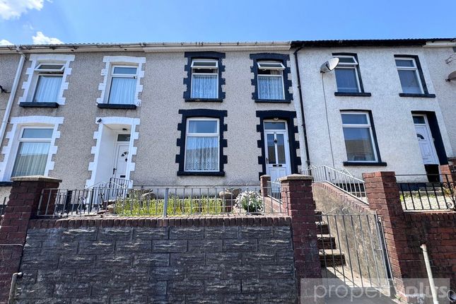 3 bed property, in Glen View Street, £135,000