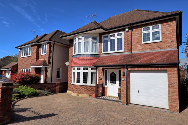 5 bed property, in Elmdene Avenue, £950,000