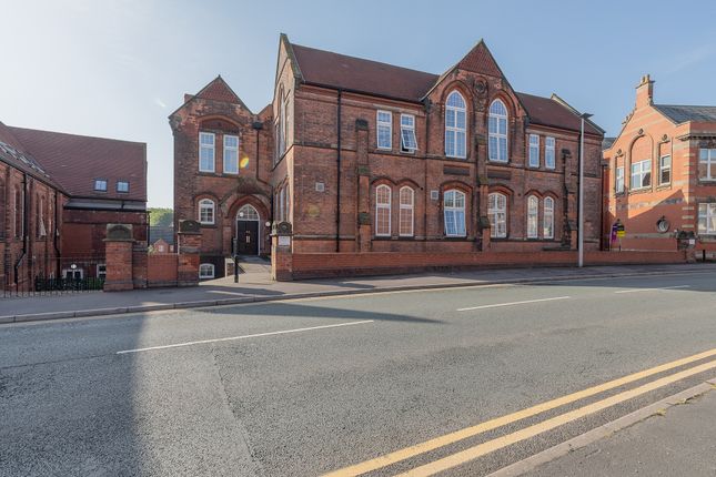 1 bed property, in Crocketts Lane, £115,000