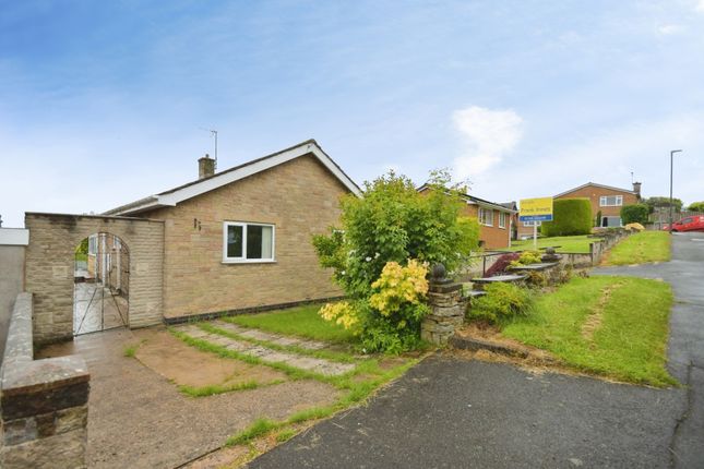 2 bed property, in Orchards Way, £270,000