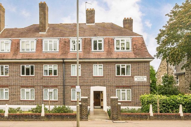 3 bed property, in Garratt Lane, £375,000