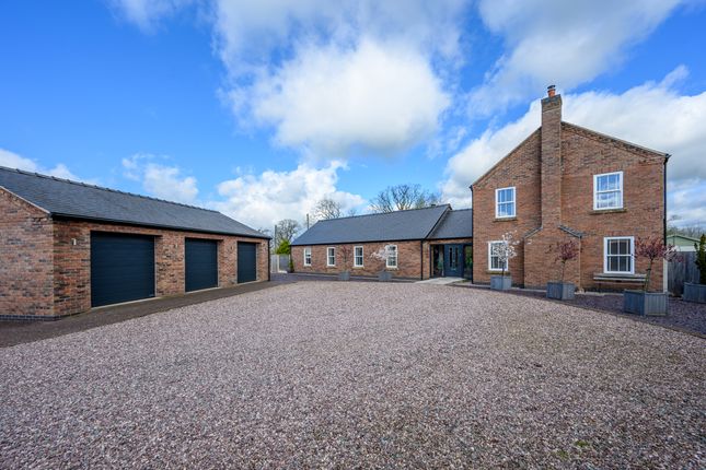 3 bed property, in Cedar House, £800,000