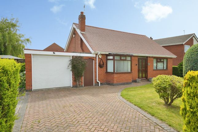 2 bed property, in Jennys Lane, £325,000