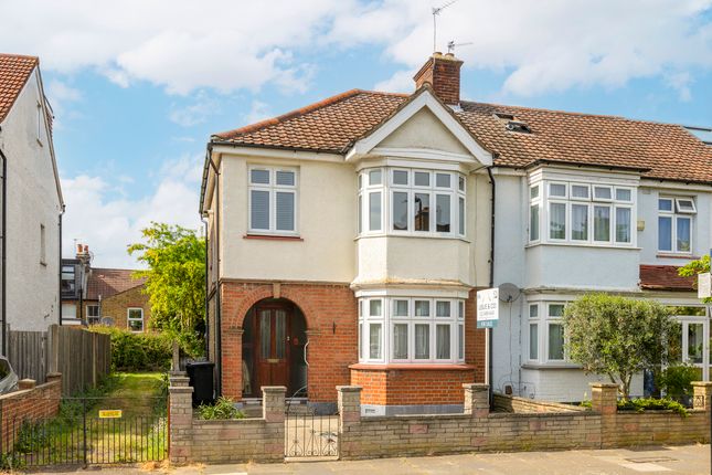 3 bed property, in Manton Avenue, £800,000