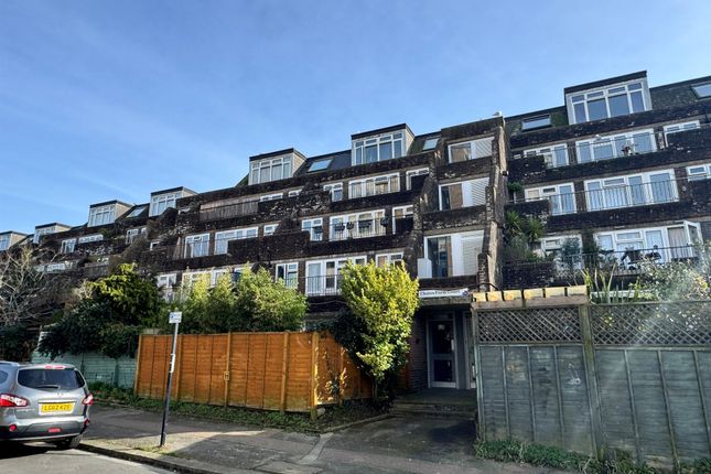 1 bed property, in John Street, £200,000