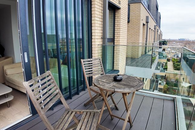 1 bed property, in Central Avenue, £580,000
