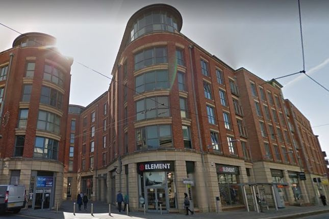2 bed property, in Adams Walk, £120,000