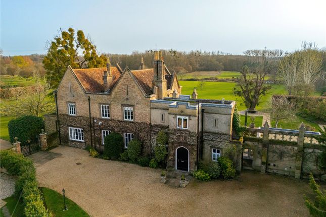 6 bed property, in Hunsdonbury, £4,500,000
