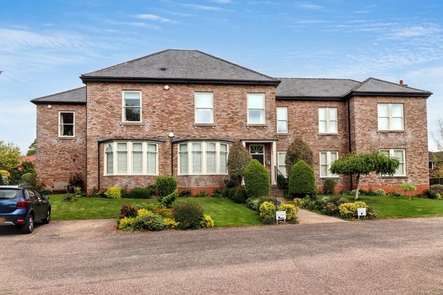 2 bed property, in 10 Borrage Hall, £150,000