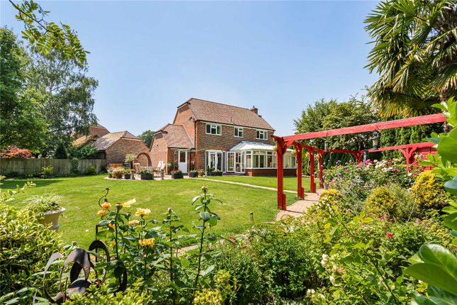 4 bed property, in Broadhurst, £800,000