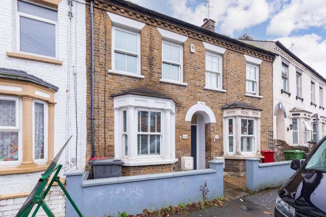 2 bed property, in Albert Street, £350,000