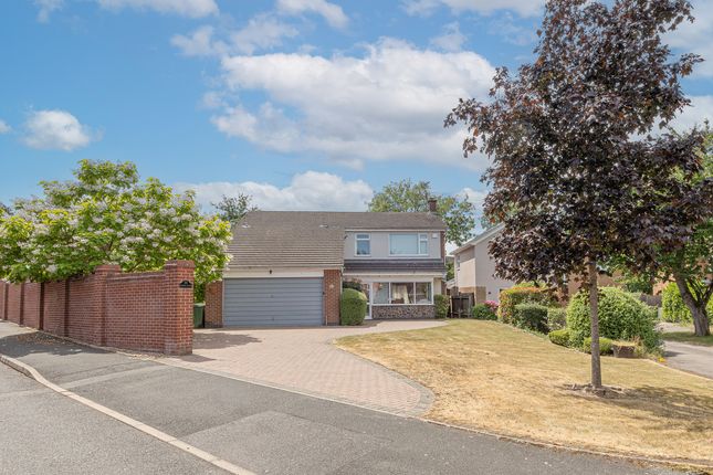 4 bed property, in Barns Close, £595,000