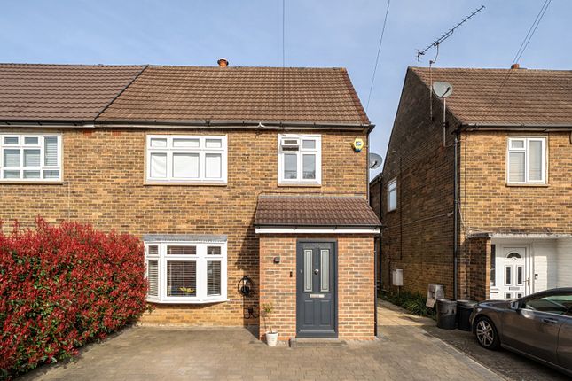 3 bed property, in River Close, £675,000