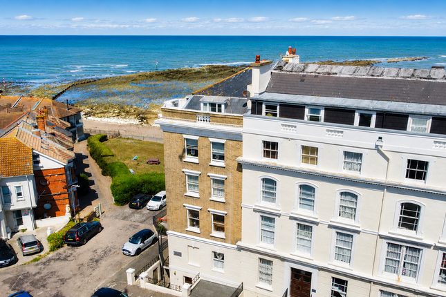 2 bed property, in Royal Crescent, £200,000