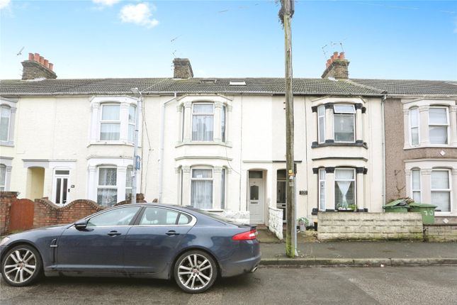 3 bed property, in Alexandra Road, £250,000
