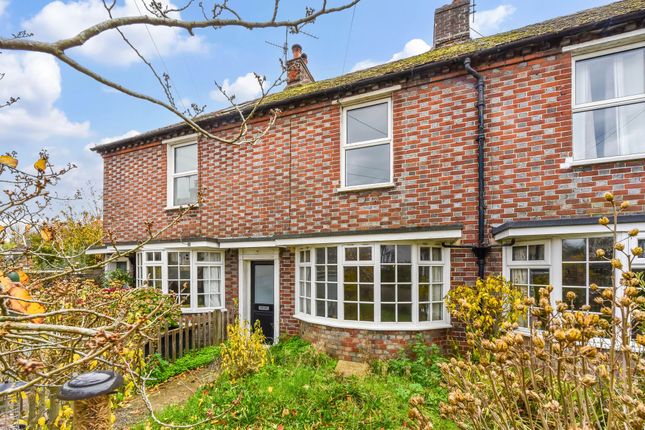 2 bed property, in Fishbourne Road West, £250,000