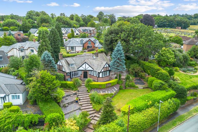 4 bed property, in Delphfields Road, £700,000