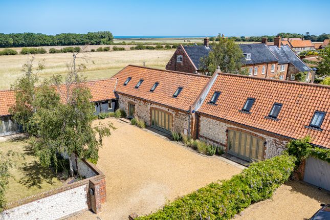 4 bed property, in Main Road, £995,000