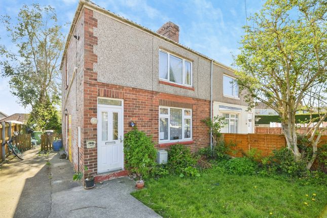 3 bed property, in Moorside Crescent, £85,000