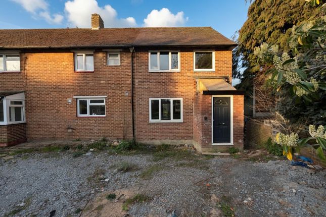 2 bed property, in 6A Pembury Close, £175,000