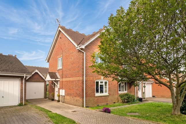 2 bed property, in Holbrook School Lane, £425,000
