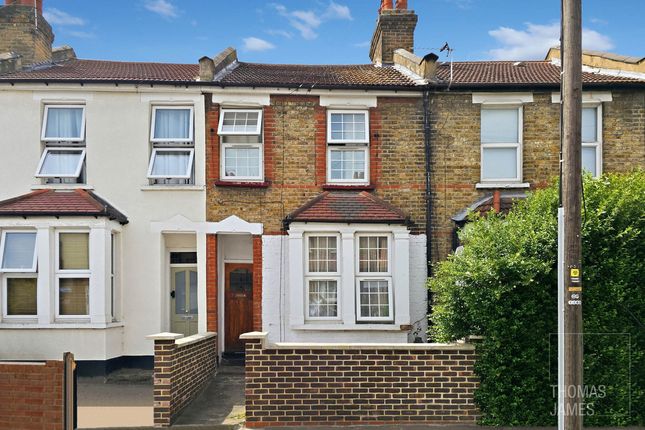 2 bed property, in Sheldon Road, £375,000