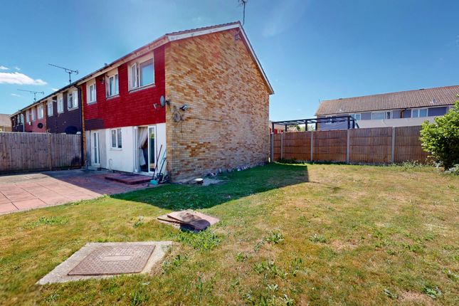 3 bed property, in Badlesmere Close, £275,000