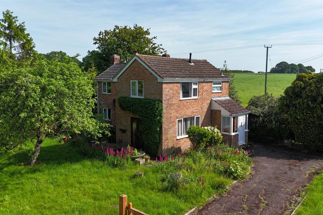 4 bed property, in Upleadon, £595,000