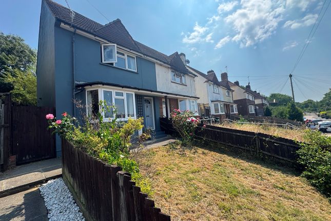 2 bed property, in Goodwood Way, £300,000
