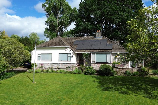 3 bed property, in The Hollow, £640,000