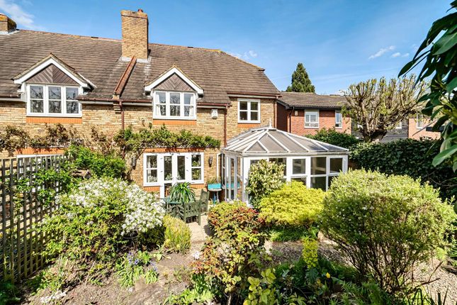 4 bed property, in Balmoral Gardens, £875,000