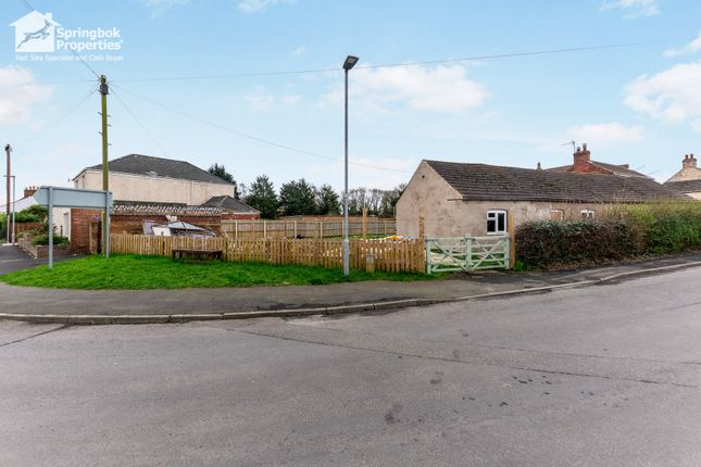 3 bed property, in School Road, £125,000